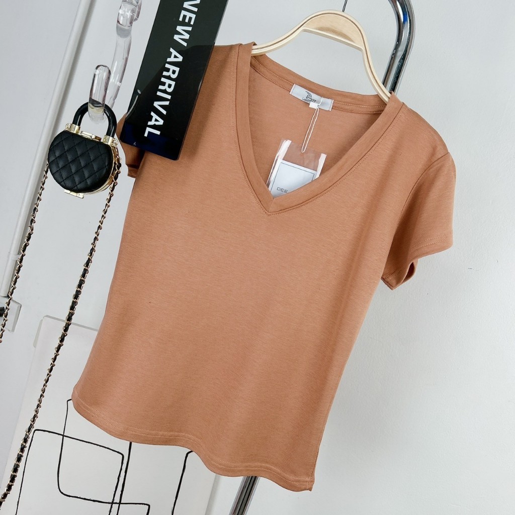 122-123 Deezyy เสื้อยืดแขนสั้นคอวี ผ้าSquare