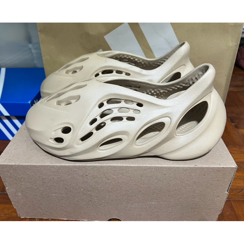 adidas yeezy foam runner