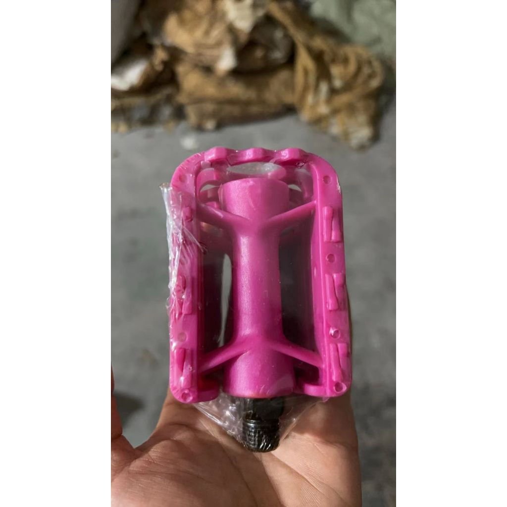 บันไดจักรยานรถเด็ก สีชมพู สีดำ แกนเล็ก