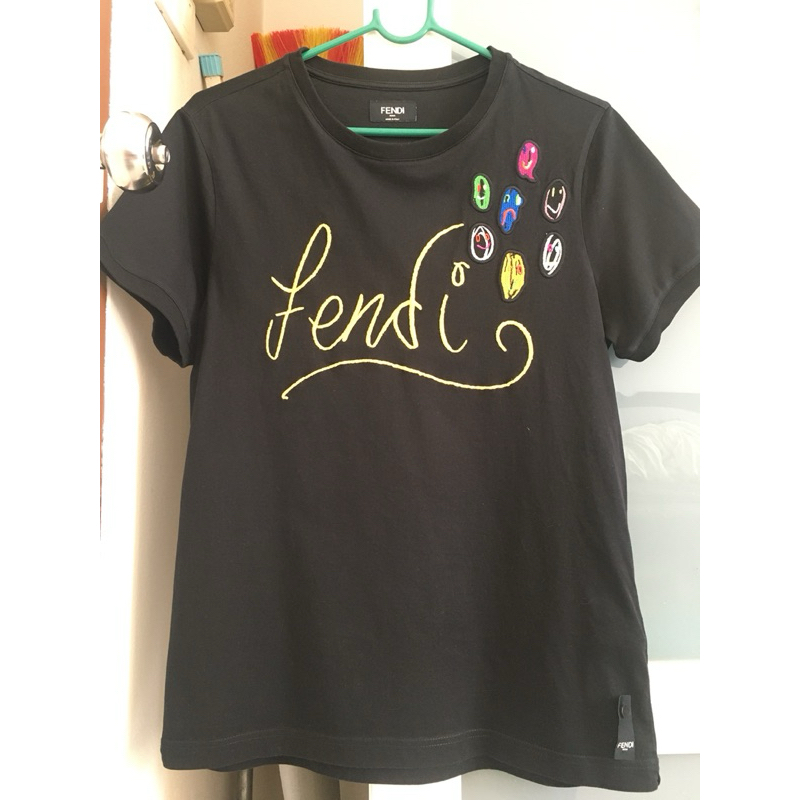 เสื้อยืดคอกลมสีดำ Fendi แท้