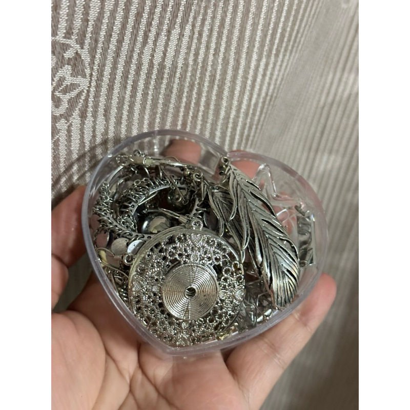 Mystery Jewelry jar โทนเงิน 199.-ต่างหู