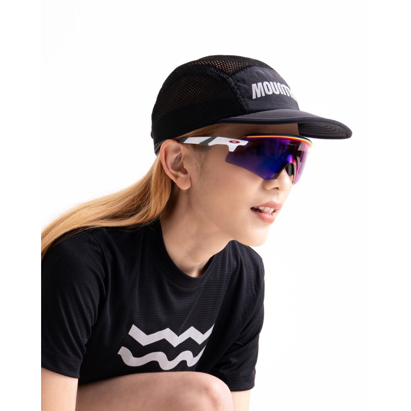 R5P Runner 5 panel reflective by Mountriva หมวกวิ่งแบบตาข่ายระบายอากาศพับเก็บได้ มีรีเฟรคสะท้อนแสง