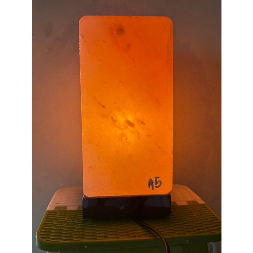 ขนาด 5 kg  โคมไฟเกลือหิมาลายัน Himalayan Salt Lamp ทรงธรรมชาติ