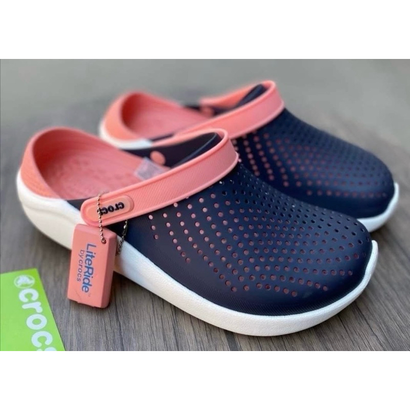 Crocs Lite Ride Clog รองเท้าแตะ แบบลำลอง มาใหม่สุดฮิต ใส่ได้ทุกเพศ มีส่วนลดราคา