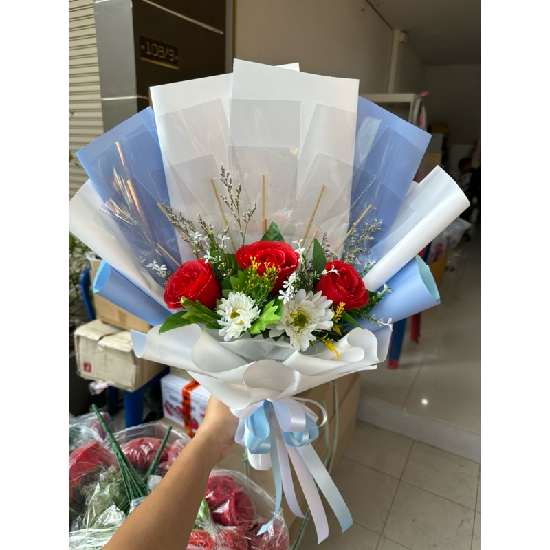 ช่อธนบัตร กุหลาบ 3ดอก + ดอกแซม ขนาดใหญ่ตามจำนวนธนบัตรที่เลือก