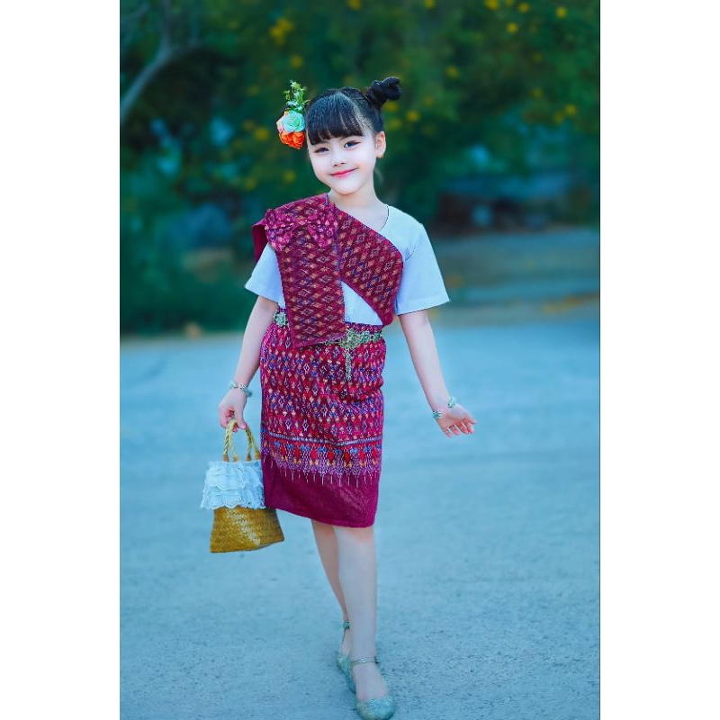 de ชุดพื้นเมือง ล้านนา ภาคเหนือ ภาคอีสาน เสื้อผ้าฝ้าย ผ้าถุงสำเร็จ สไบ ใส่รำ งานโรงเรียน ทำการแสดง