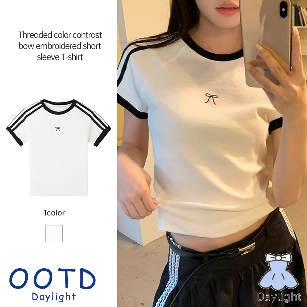 การจัดส่งที่รวดเร็ เสื้อยืดแขนสั้นปักโบว์สีตัดกันเสื้อยืดแขนสั้นผู้หญิงอเนกประสงค์ DL