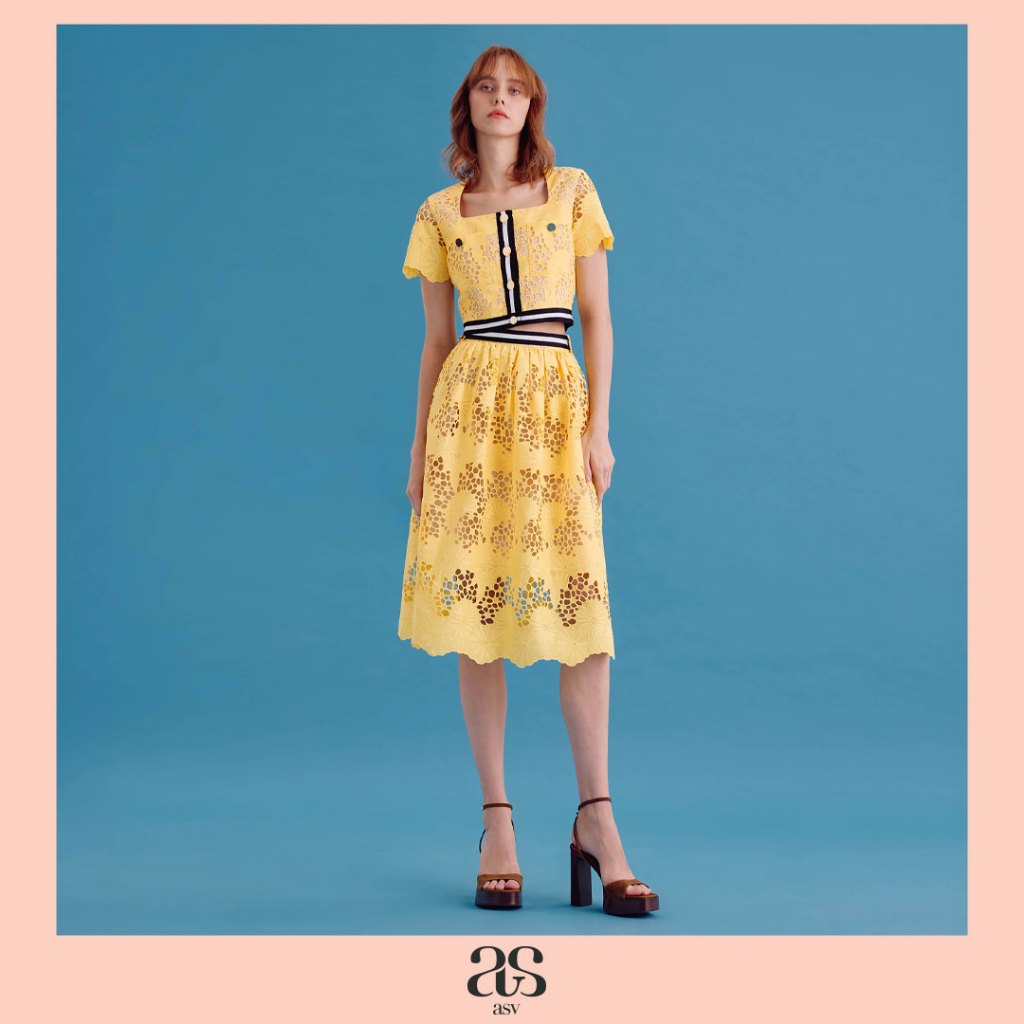 [asv ss25] Shannon Midi Skirt กระโปรงผู้หญิง เอวสูง ความยาวระดับหัวเข่า กระเป๋าข้าง แต่งปิเกต์ ผ้าคอตตอนฉลุลาย