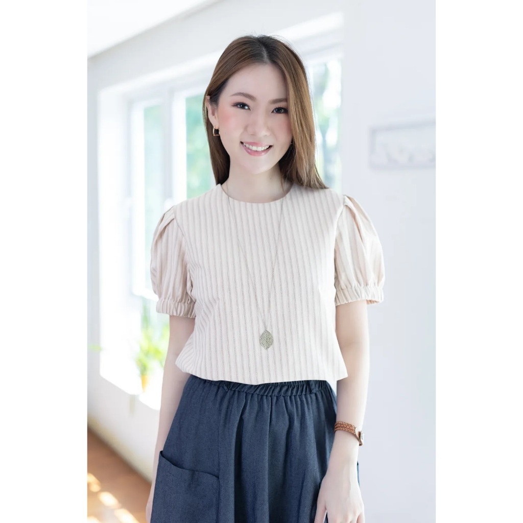 NEW Narinari : MT3016 Puff Sleeve Linen Blouse เสื้อลินิน/คอตตอนแขนตุ๊กตา