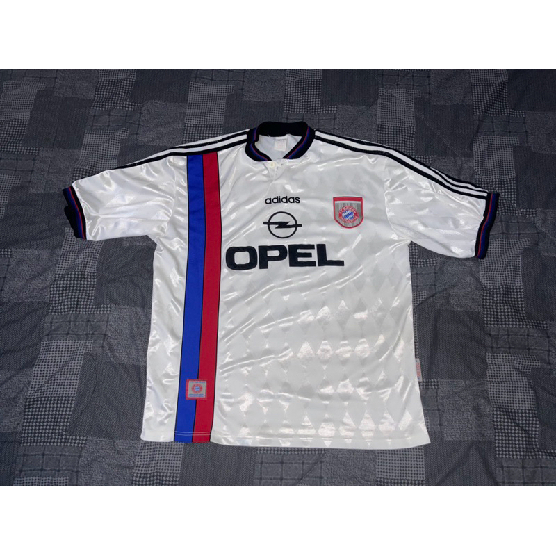 เสื้อบอลมือสองของแท้ ทีมบาเยิร์น มิวนิค ปี 1996-1997 (เยือน)