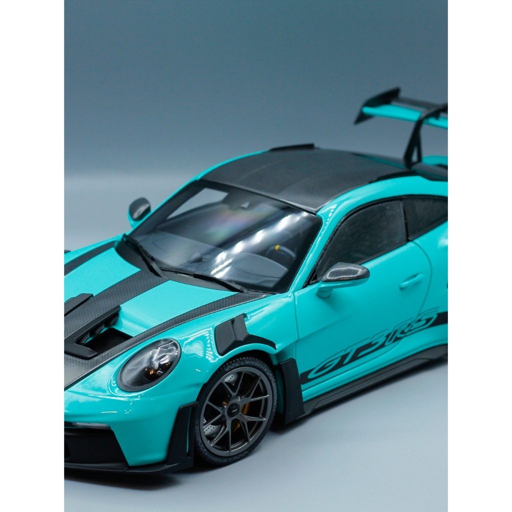 MINI CHAMPS  1/18 Porsche 911 GT3 RS-2024 Green W Dark silver Wheels