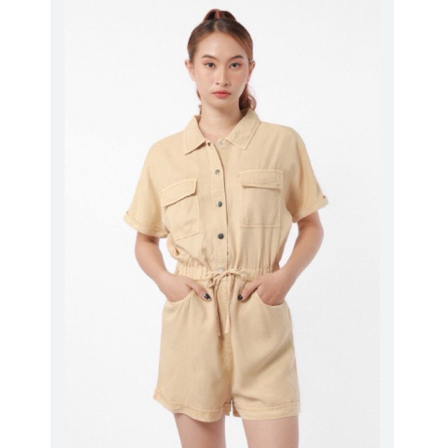 Tally weiljl Jumpsuit จั๊มสูทขาสั้น สีครีม 🍨