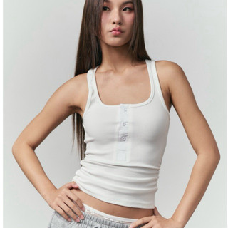 WEEKEND WARDROBE - Elena Tank Top เสื้อยืดเข้ารูปตามขนาดตัว