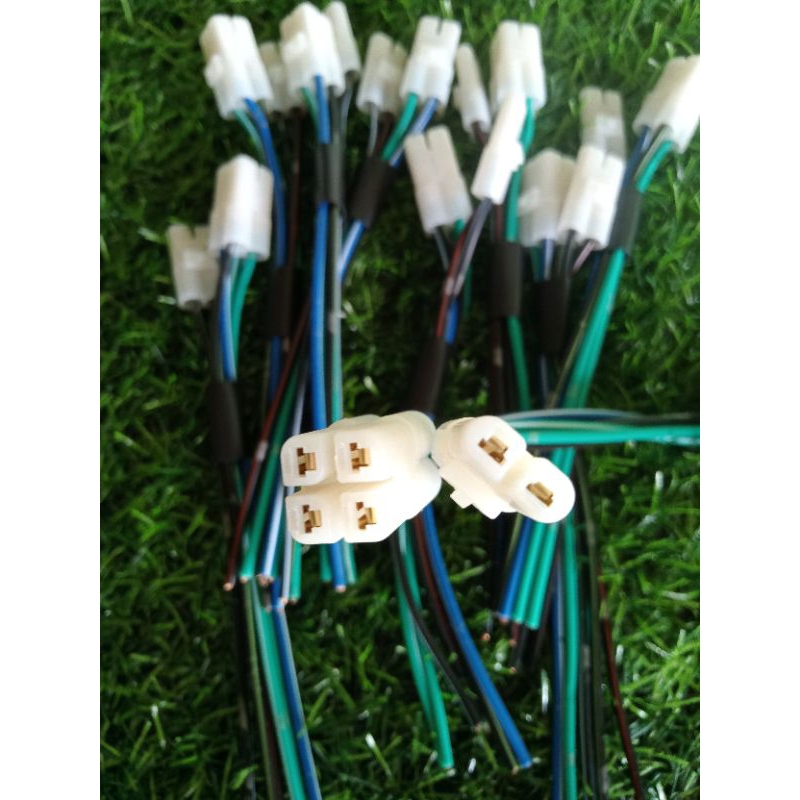 ปลั๊กกล่องไฟ โนวา5 เกียร์ โนวาแดชเทน่า5 เกียร์ หรือรถที่แปลงใส่กล่องไฟ nova dashสามารถใช้ปลั๊กนี้ต่อได้เลย