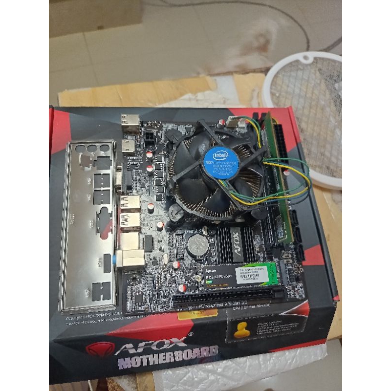 เมนบอร์ดพร้อมCPU i7-7700