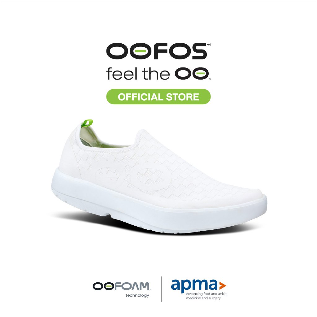 OOFOS OOMG MEN'S EEZEE WHITE CHECKERBOARD รองเท้าเพื่อการฟื้นฟู