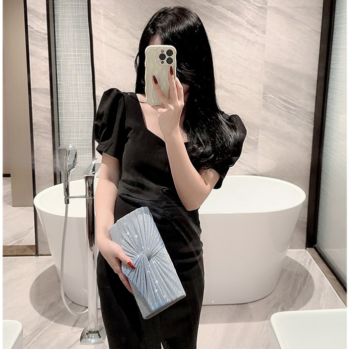 กระเป๋าออกงานเเบบสะพายข้างทรงหมอนระยิบระับ  มี 2 สี   มีสายโซ่ ใช้งาน 2 เเบบคลัทส์เเละครอสบอดี้ - รูปที่ 3