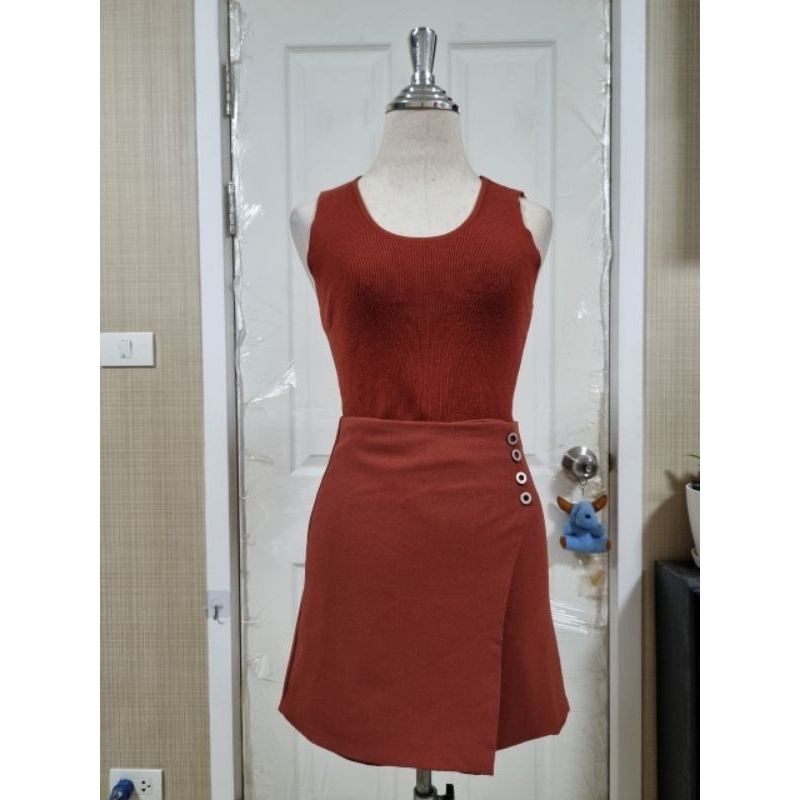 ชุดจับเซ็ตสีส้มอิฐ เสื้อ AS STUDIO อก 32-34 +กระโปรงเอว 26 สะโพก 34 ยาว 15