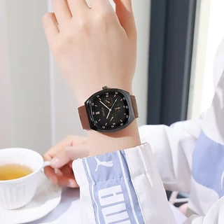 "นาฬิกาข้อมืออะนาล็อก หน้าจอใหญ่สี่เหลี่ยมสายยาง แฟชั่นผู้ชาย สีลูกกวาด นักเรียน เกาหลีใต้