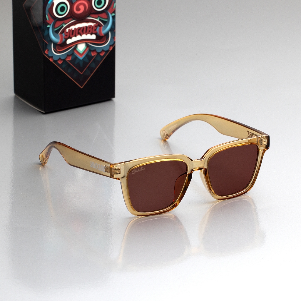 แว่นกันแดด YUCKUBE SEUAPHEN (S) : CRYSTAL BROWN/BROWN