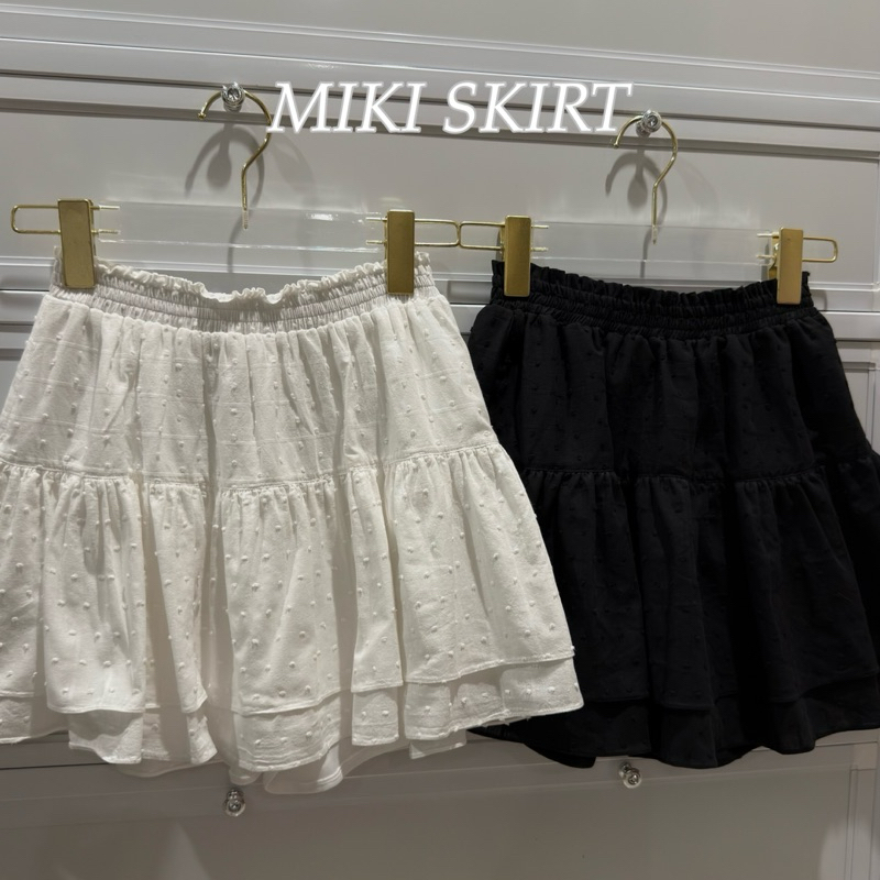 Miki skirt - กระโปรงสั้นจับระบาย2ชั้น มีดีเทลที่ลายผ้า มีซับในกางเกง (nita.bkk)