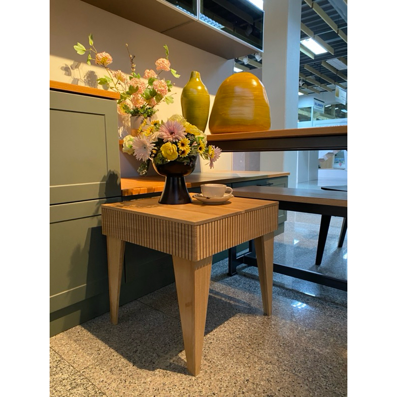 DUDEE โต๊ะข้างเตียงไม้โอ๊ค