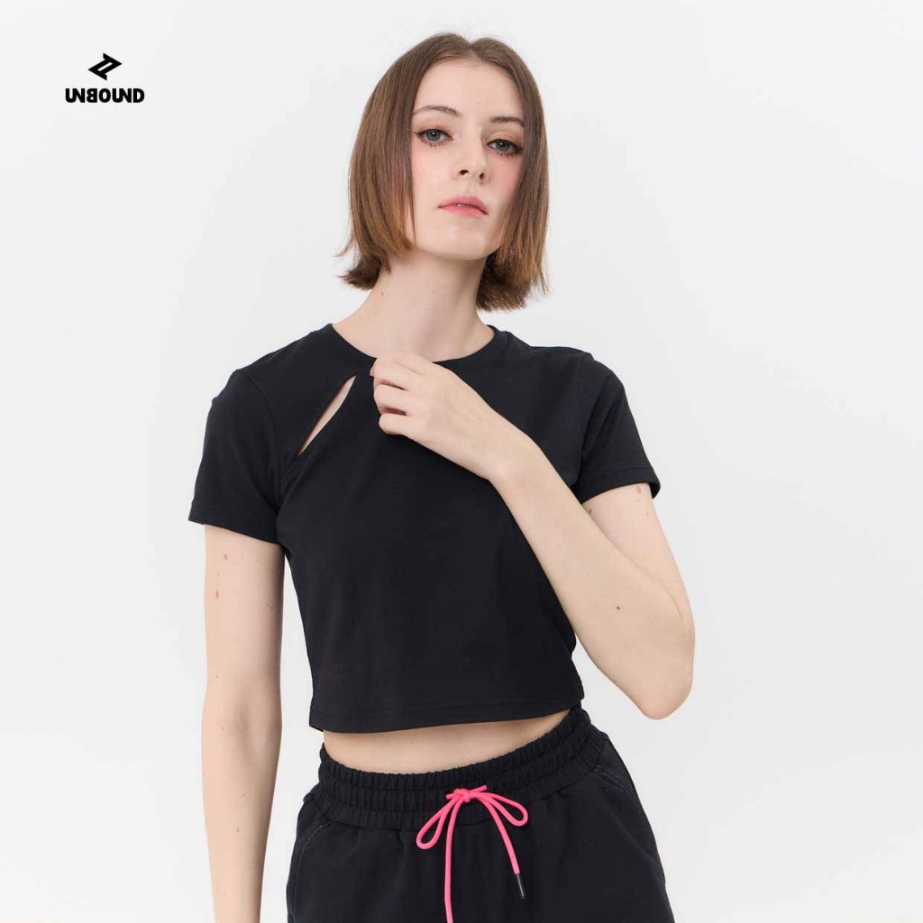 UNBOUND FURTHERANCE CROPPED TOP > BLACK เสื้อยืดครอปสีดำแต่งขาดด้านหน้า ผ้านิ่มใส่สบาย