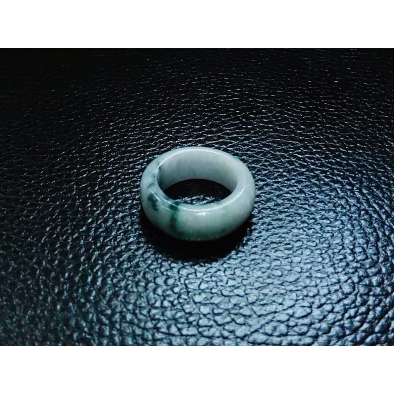 แหวนหยก Mos in snow เนื้อแก้ว เบอร์ 61-62 Jadeite type A