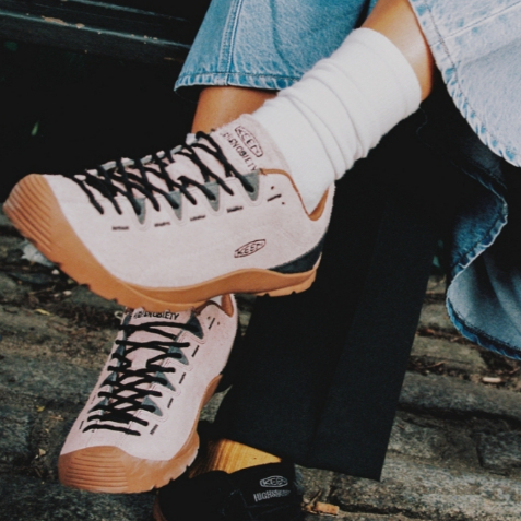 Keen รองเท้าผู้หญิง รุ่น Women's Jasper Sneaker x Highsnobiety