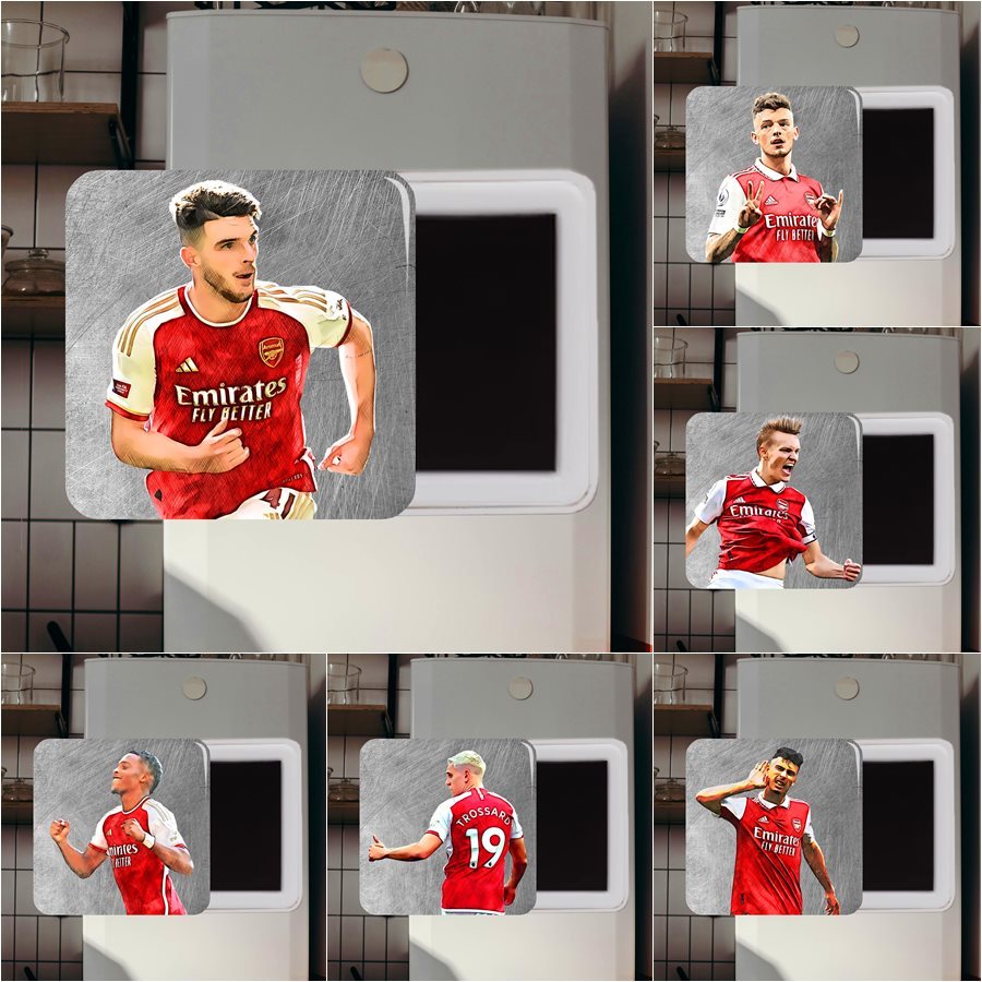 แม่เหล็กติดตู้เย็น สกรีนลายนักเตะอาเซนอล Arsenal ตกแต่งตู้เย็น ตกแต่งกระดาน ตกแต่งบอร์ด ฯลฯ