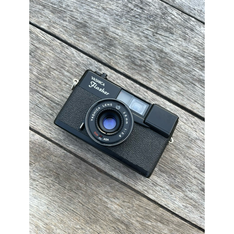 กล้องฟิล์ม yashica flasher