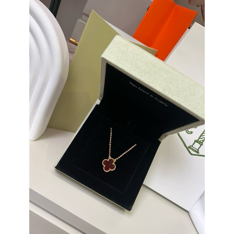 สร้อย VCA ออริ พร้อมกล่อง 🔥