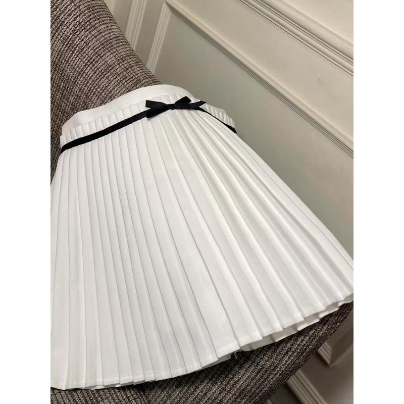 ส่งต่อแบรนด์ WARA.store.bkk กระโปรง Soo soo