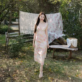 เดรสยาวลายดอกรุ่น Olivia Dress | PJKK.STUDLO