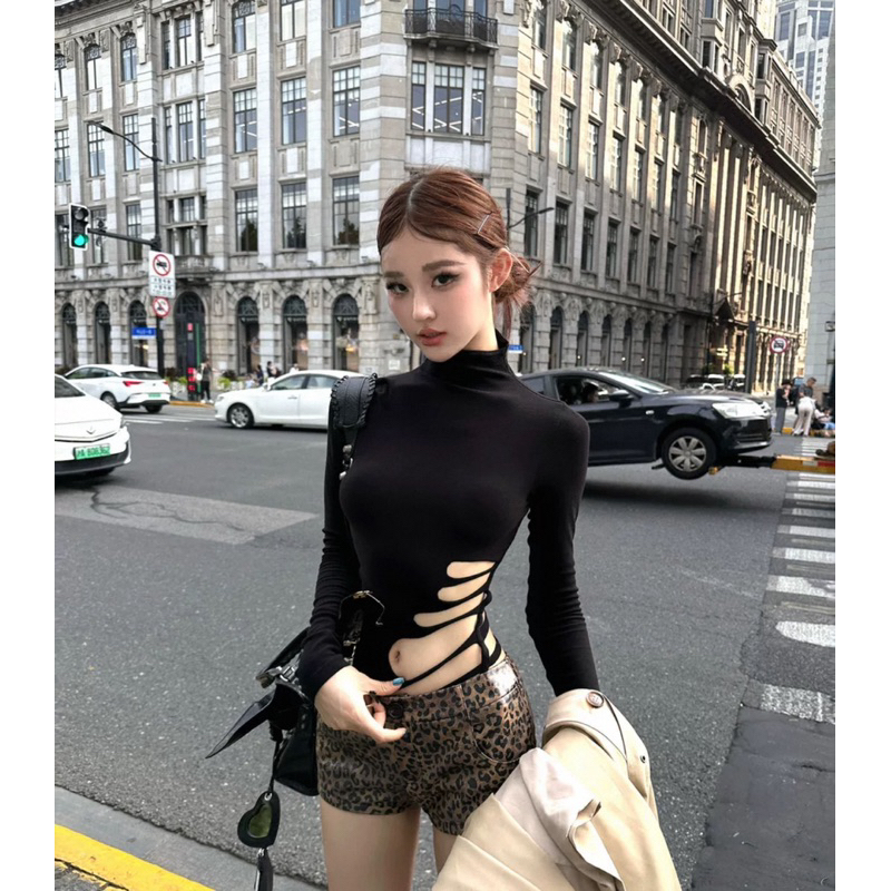 A Brand AB0014 : เสื้อเว้าเอวแขนยาวสีดำ