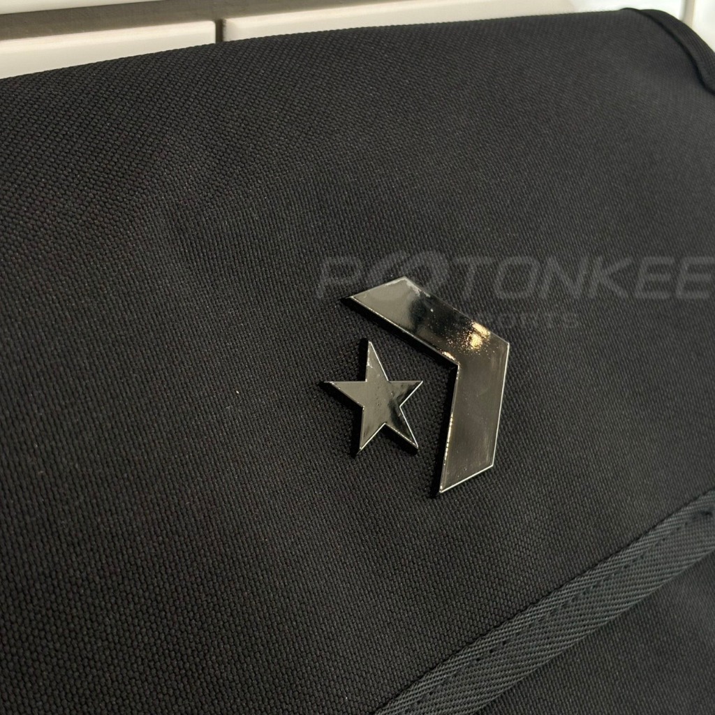 CONVERSE IS MORE POET THAN WAIST BAG กระเป๋าสะพาย คาดอก เอว อเนกประสงค์