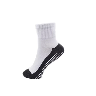 [ยกแพ็ค] Socksy ถุงเท้าขาวพื้นเทากันลื่น มีปุ่มกันลื่นถึง300ปุ่ม รุ่น BN140 (12คู่/แพ็ค)