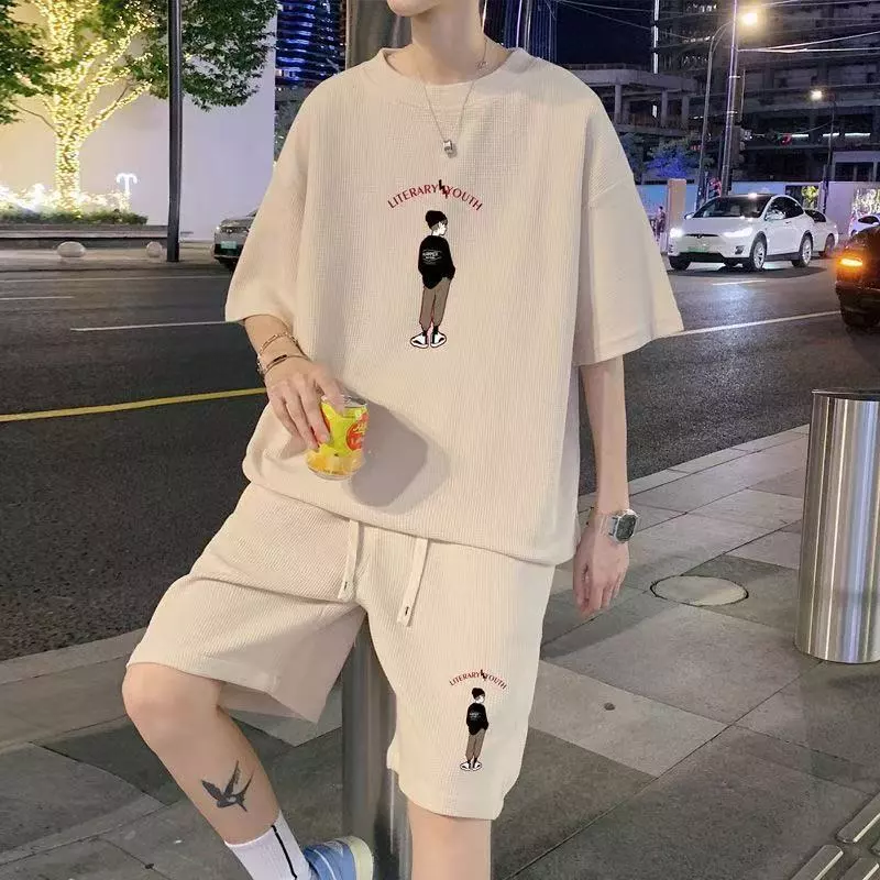 M-3XLเสื้อผ้าผู้ชาย ชุดเซ็ต2ชิ้น พิมพ์ลาย เสื้อยืด คอกลมแขนสั้น+กางเกงขาสั้น ผ้าวาฟเฟิล ผ้านิ่ม สวมใส่ สบา