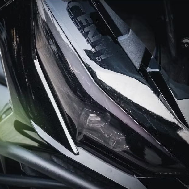 ใหม่!! ฟิล์มกันรอย ฟิล์ม เปลี่ยนสี ไฟหน้า Zontes 368G 1 คู่ ฟิล์มแท้หนาคุณภาพสูง  : Pocenti