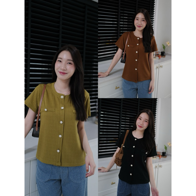 เสื้อคอกลม ‘กระดุมไข่มุก’ ผ้าลายเกลียว