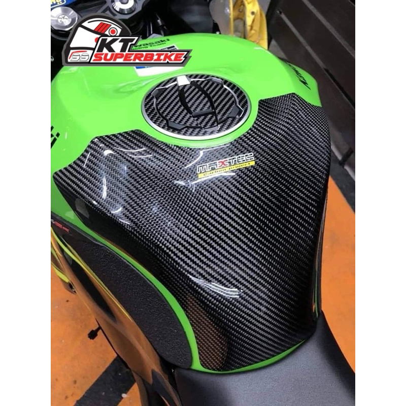 ครอบถังคาร์บอน Kawasaki Zx6R