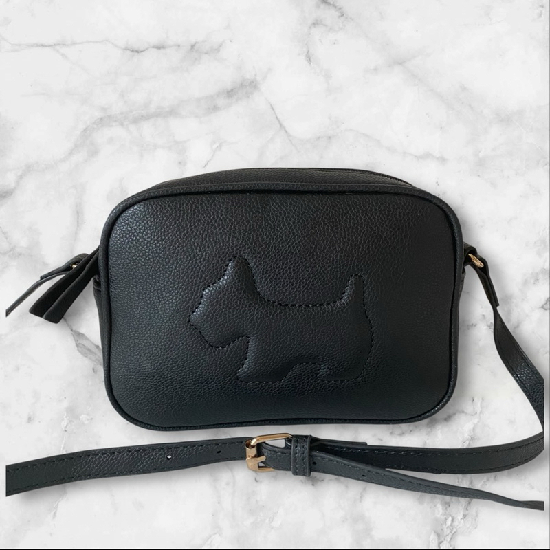 Agatha กระเป๋าสะพายสีดำ