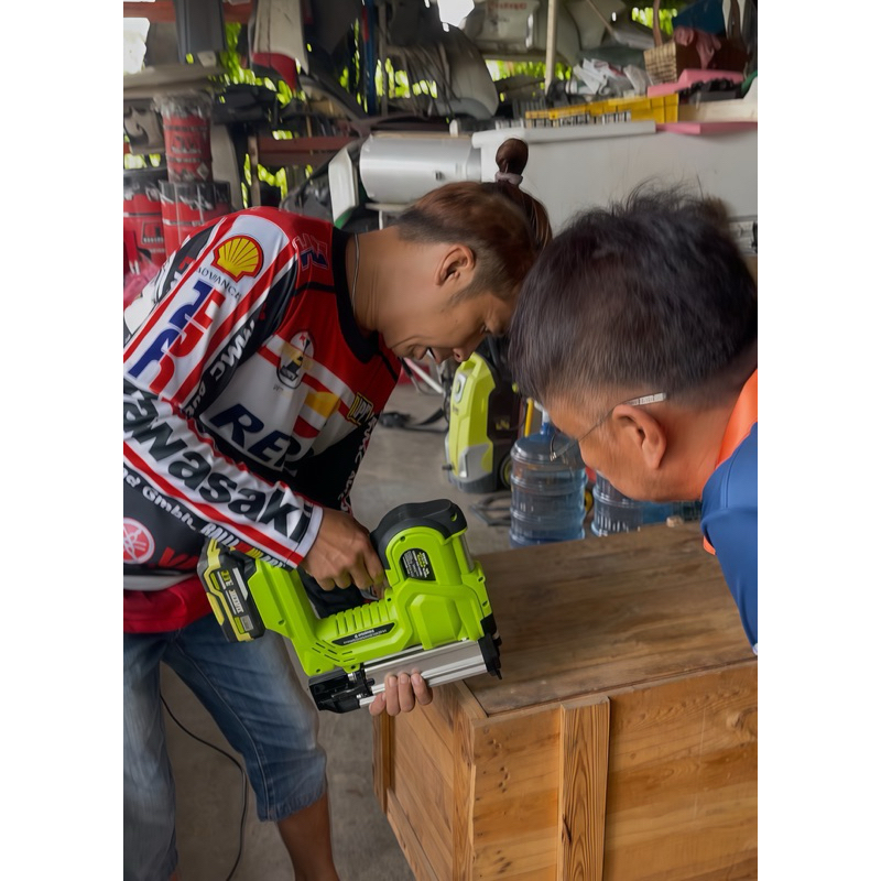 เครื่องยิงตะปู ไร้สาย 2in1 ปรับการทำงานได้ 2 โหมด ใช้ได้ทั้งแม็กขาคู่และขาเดี่ยว - รูปที่ 3