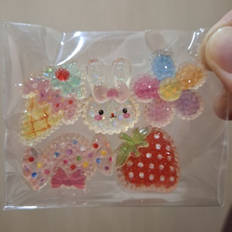 พร้อมส่ง! รวมเรซิ่นการ์ตูนประดับ DIY น่ารักๆ หลากหลายแบบ รหัส G | หมวดกลิตเตอร์