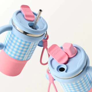 KoKuBa แก้วเก็บความเย็น สีสันสดใส แก้วแก้วแช่เย็นมีด้ามจับ ถ้วยฉนวนสแตนเลส 600ml แก้วสแตนเลส316