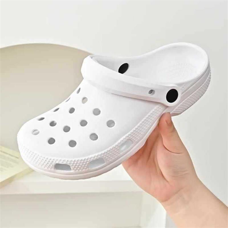 คอลเลคชั่นใหม่ รองเท้าแตะแบบสวมหัวโตแฟชั่น ดีเทลมาใหม่ มีไซส์ใหญ่ สวมใส่สบาย น้ำหนักเบาพื้นนิ่ม   งานแฟชั่นดีๆแบบนี้