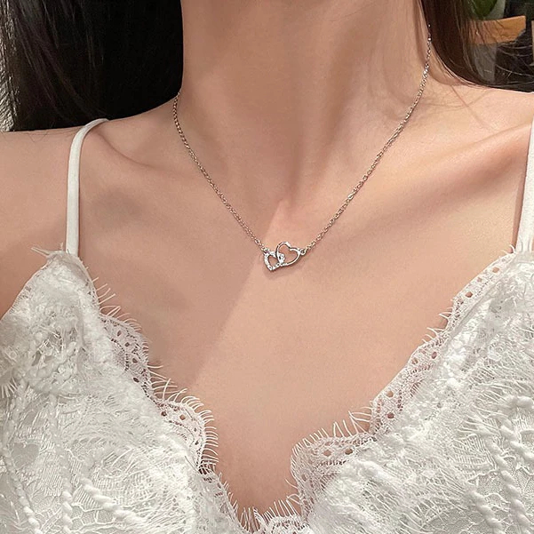 ความรู้สึกขั้นสูง สร้อยคอโลหะผสม รูปหัวใจ สไตล์โรแมนติก สําหรับเด็กผู้หญิง