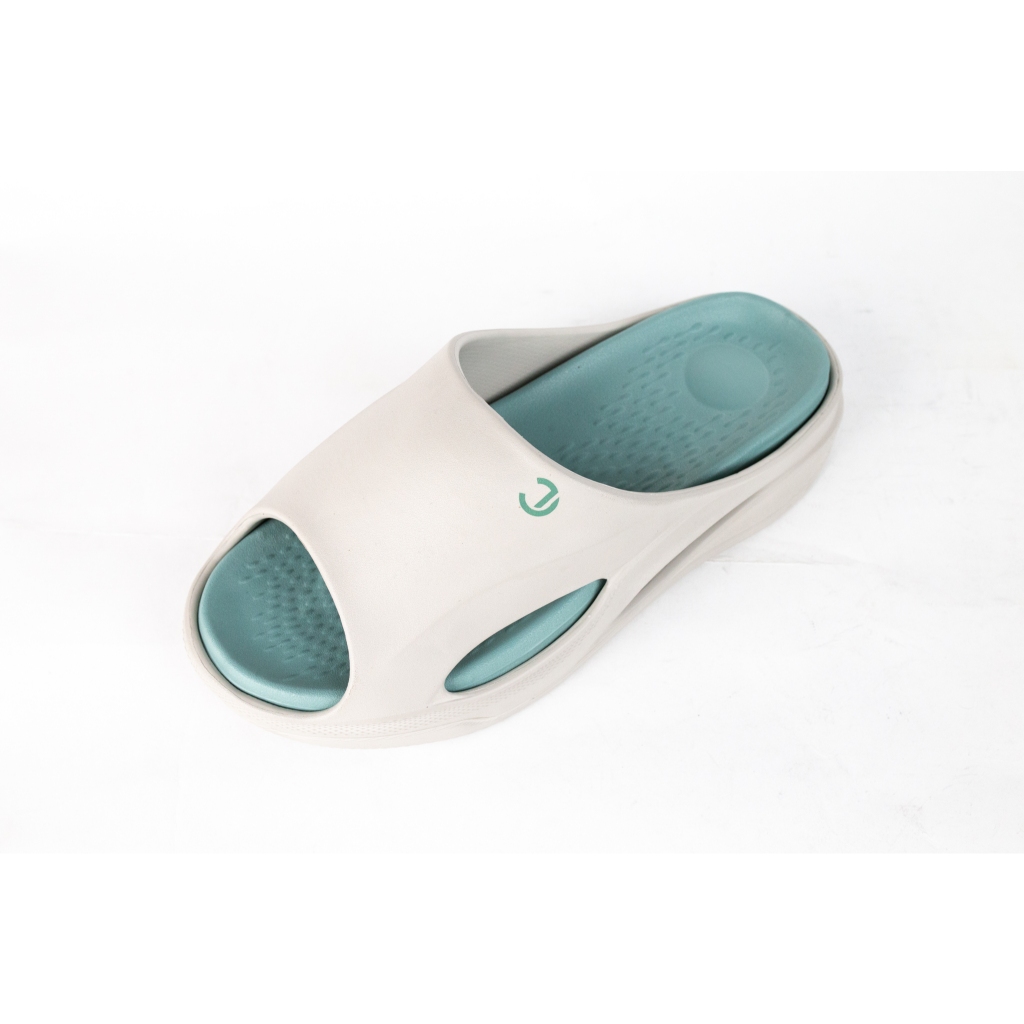 Charled รองเท้าแตะแบบสวมสำหรับผู้ชาย รุ่น RS0701