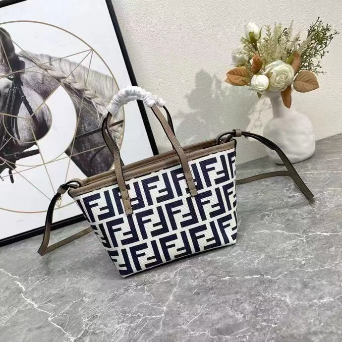 FENDI Fendi FF Roll calfskin Tote bag กระเป๋าช้อปปิ้ง กระเป๋าสะพายข้าง กระเป๋าสะพายข้าง  9901  291