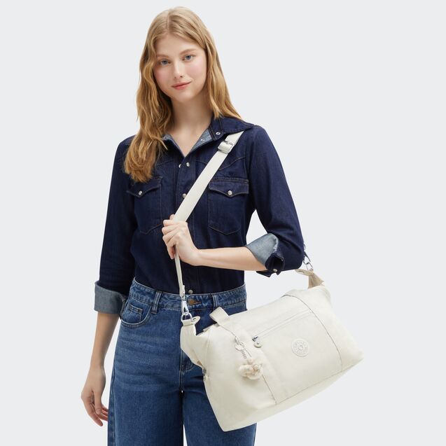 กระเป๋า KIPLING รุ่น ART สี  HIDEAWAY BEIGE